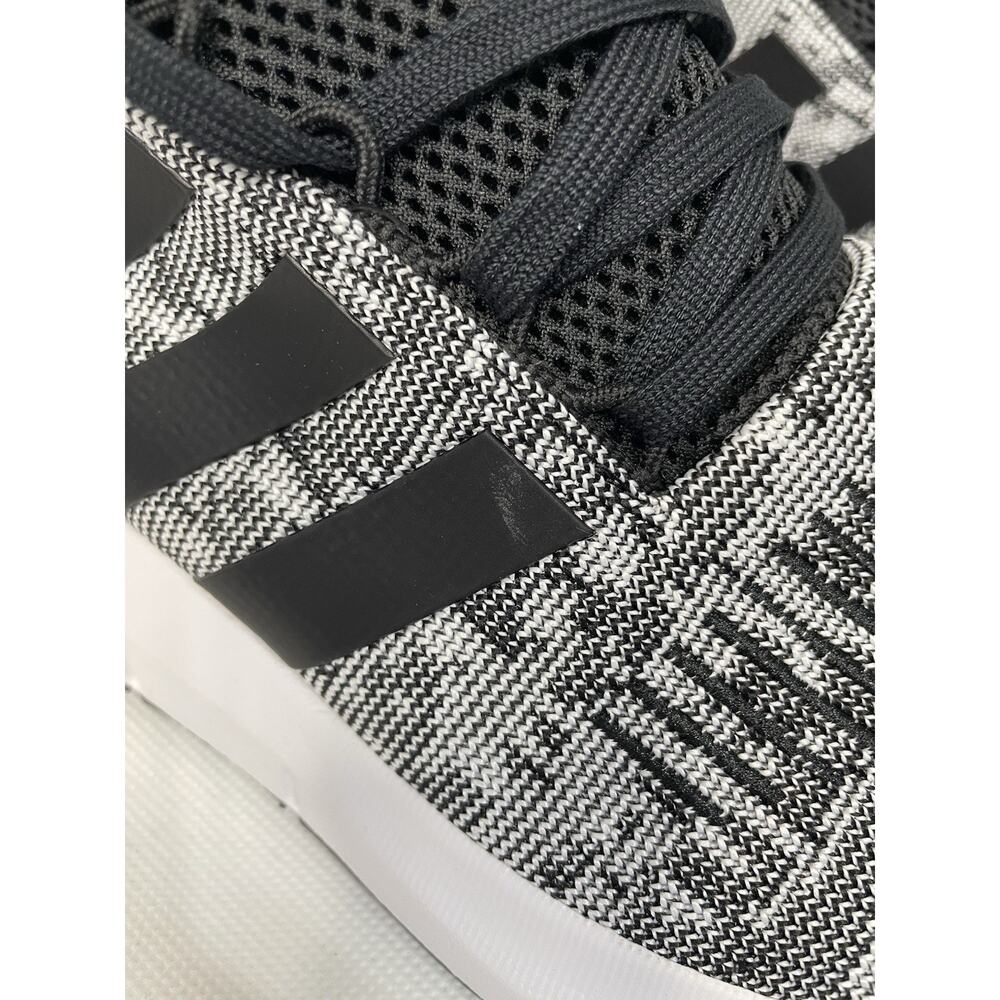 BNWT Adidas Swift Run 1.0 Black White - Mens 8.5 - Picture 5 of 9